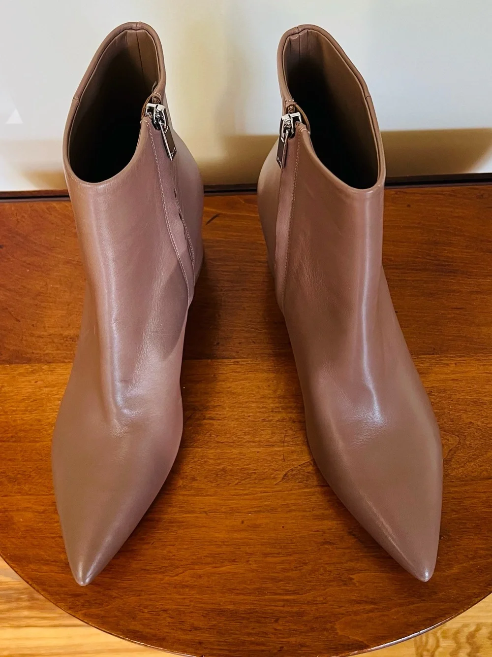 Marc Fisher LTD “Jina”Pointed Toe Block Heel Ankle Boot light brown size 8M